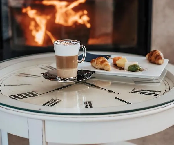 Отель El Montico - Singular's Тордесильяс